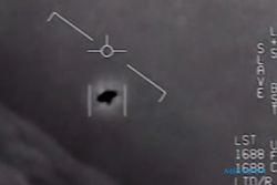 Pentagon Rilis Penampakan UFO November 2004