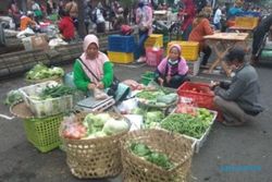 Pasar Pagi Salatiga Dibubarkan Lebih Dini, Pembeli Kelabakan