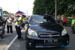 Nekat Mudik, 30-an Mobil Pemudik Klaten Dipaksa Putar Balik di Prambanan