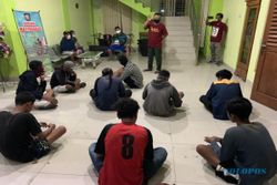 Patroli Social Distancing, 10 Remaja Karanganyar Diciduk Satpol PP Saat Nongkrong di Jl. Lawu