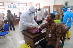 Rapid Test di Solo Sasar Pasar yang Ramai Saat Bakdo Kupat, Incar 100 Orang