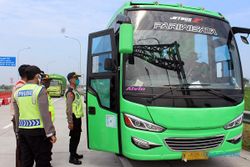 Mudik ke Purwodadi, Bus Berisi 23 Buruh dari Bali Lolos Sampai Sragen