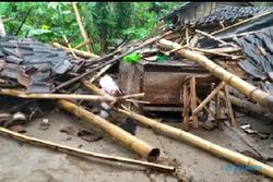 Diterjang Hujan Disertai Angin Kencang, Rumah dan Talut di Madiun Ambrol