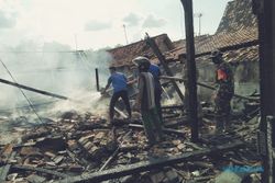 Gegara Lilin Gagal Padam, Kebakaran Hanguskan 3 Rumah di Grobogan