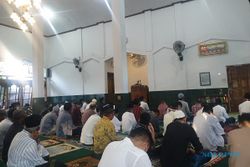 Warga Wonogiri Boleh Salat Idulfitri Berjemaah di Masjid, Tapi Silaturahmi Virtual Saja