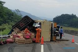 Kecelakaan Maut Tol Semarang-Solo: Truk Seruduk Truk, 1 Meninggal Dunia