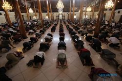 Hampir Seluruh Masjid di Solo Gelar Salat Iduladha, Polisi Ikut Pantau Protokol Kesehatan