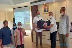 DPRD Jateng Serahkan Jogo Tonggo Kit ke 177 Desa di Karanganyar
