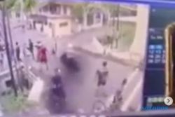 Viral, Rombongan Pesepeda Keroyok Bocah ABG Terekam Kamera CCTV