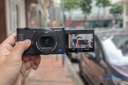 Sony ZV-1: Kamera Kasual yang Cocok Buat Vlogging