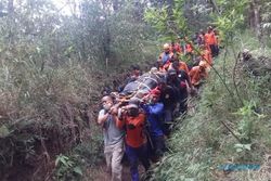 Evakuasi Pendaki Jatuh di Area Kawah Candradimuka Lawu Libatkan 80 Orang, Begini Prosesnya