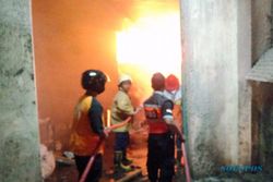 Kebakaran Pabrik Tekstil PT Bati Sragen dari Gudang Kapas, Petugas Bingung Cari Air