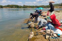 Pemancingan di Desa Sendang Wonogiri Tetap Buka, Pemancing Wajib Bermasker