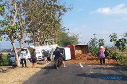 2 Truk Kecelakaan Tutupi Jalan Gondang-Sine Sragen