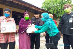 Gandeng Ijo Organik, PSC Bagikan 110 Paket Sembako di Kampung Lansia Karanganyar
