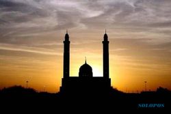 Khutbah Jumat Edisi Maulid Nabi Muhammad SAW, Meneladani Akhlak Rasulullah