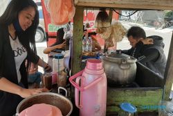 Viral di Medsos, Ini Menu Andalan Angkringan Mbak Dewi Solo