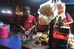 Angkringan Kapal Bu Marmi Tenda Hijau, Jadi Langganan Mahasiswa di Solo