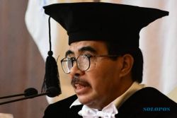 Kabar Duka: Guru Besar Fisipol UGM Jogja Cornelis Lay Meninggal Dunia