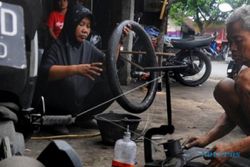 Derita Tukang Tambal Ban Online Klaten: Income Anjlok Gara-Gara Pandemi