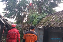 1 Rumah & 3 Kios di Pasar Klepu Ceper Klaten Ambyar Diterjang Puting Beliung