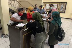 Mahasiswa Karanganyar Ramai-Ramai Urus Kartu Indonesia Pintar, Untuk Apa?