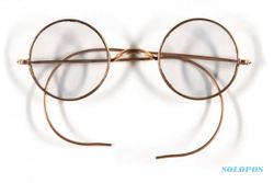 Kacamata John Lennon Dilelang di London, Masih Ada Memorabilia Lain The Beatles