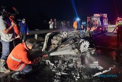CRV Ringsek & Sedan Habis Terbakar, Begini Kronologi Kecelakaan di Tol Solo-Semarang