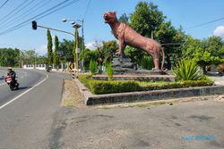 Patung Macan di Selogiri Wonogiri Bakal Diganti Videotron, Ada Warga Tak Setuju