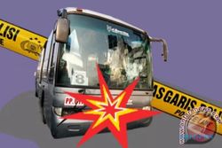 Ngeri! Pejalan Kaki di Madiun Ditabrak Innova & Bus, 2 Orang Tewas