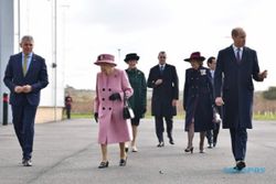 Kunjungan Ratu Elizabeth dan Pangeran William Tuai Kritikan
