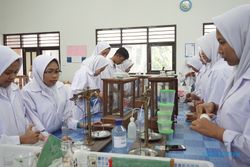 Jalin Kerja Sama dengan 3 Perusahaan, SMK PGRI Pedan Kini Berlabel Keahlian dan Peracik Herbal