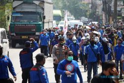 Mulai Hari Ini, Ratusan Ribu Buruh di Bekasi Mogok Kerja Protes UU Cipta Kerja
