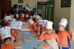 Kedai Pizza di Wonogiri Milik Bule Venezuela Berencana Buka Cooking Class, Minat? 