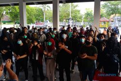 Tolak UU Cipta Kerja, Demonstran Duduki Ruang Sidang Paripurna DPRD Sragen