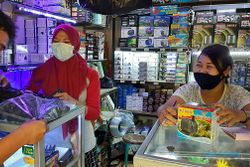 Tak Ingin Tertular Covid-19 dan Bahayakan Keluarga, Pedagang Pasar Ikan Depok Solo Disiplin Pakai Masker