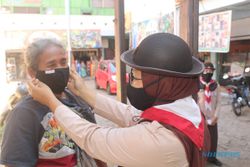 Bantu Cegah Covid 19, Anggota Pramuka Boyolali Bagi-Bagi Ribuan Masker