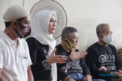 Bantu Kampanye Gibran, Si Cantik Diah Warih Bagikan Wifi Gratis di 5 Kecamatan Kota Solo