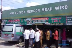 Kisah Mbah Tumiyem Pemilik Warung Bothok Mercon Legend di Sragen