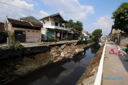 Talut Kali Jenes Pasar Kliwon Solo Mengkhawatirkan, Sebagian Sudah Ambrol