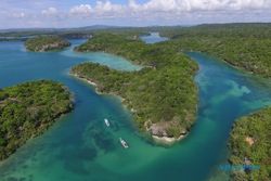 Disebut Raja Ampat-nya Pulau Rote, Keindahan Mulut Seribu Bikin Takjub