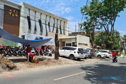 Wakil Rakyat Protes Penebangan Pohon Angsana Di Jl dr Supomo Solo, Alasan DLH Dinilai Tak Masuk Akal