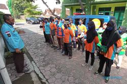 Bawa Cangkul dan Sabit, 13 Sukarelawan MDMC Sragen Berangkat ke Cilacap