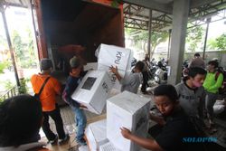 KPU Solo Mulai Salurkan Logistik Pilkada, 2.522 Kotak Suara Disebar Ke 3 Kecamatan