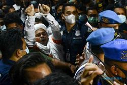 Polda Metro Jaya Akhirnya Tahan Habib Rizieq, Fadli Zon: Bisa Kita Lihat Siapa yang Dzalim