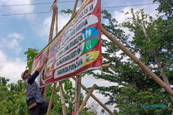 Masa Tenang Pilkada Sukoharjo: 12 Panwascam Keliling Wilayah Copoti Ribuan APK