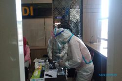 Puluhan Penumpang Bus Jalani Rapid Test Antigen di Terminal Tirtonadi Solo, Begini Hasilnya