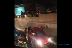 Gelap Gulita, 2 Malam Berturut-Turut Terjadi Laka Mobil Tabrak Median Jalan Underpass Makamhaji Sukoharjo