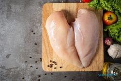 Harga Daging Ayam Naik, Penjualan di Pasar Gede Solo Justru Meningkat