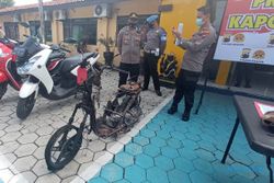 Cemburu, Pria Sragen Tega Aniaya Pacar dan Bakar Sepeda Motor